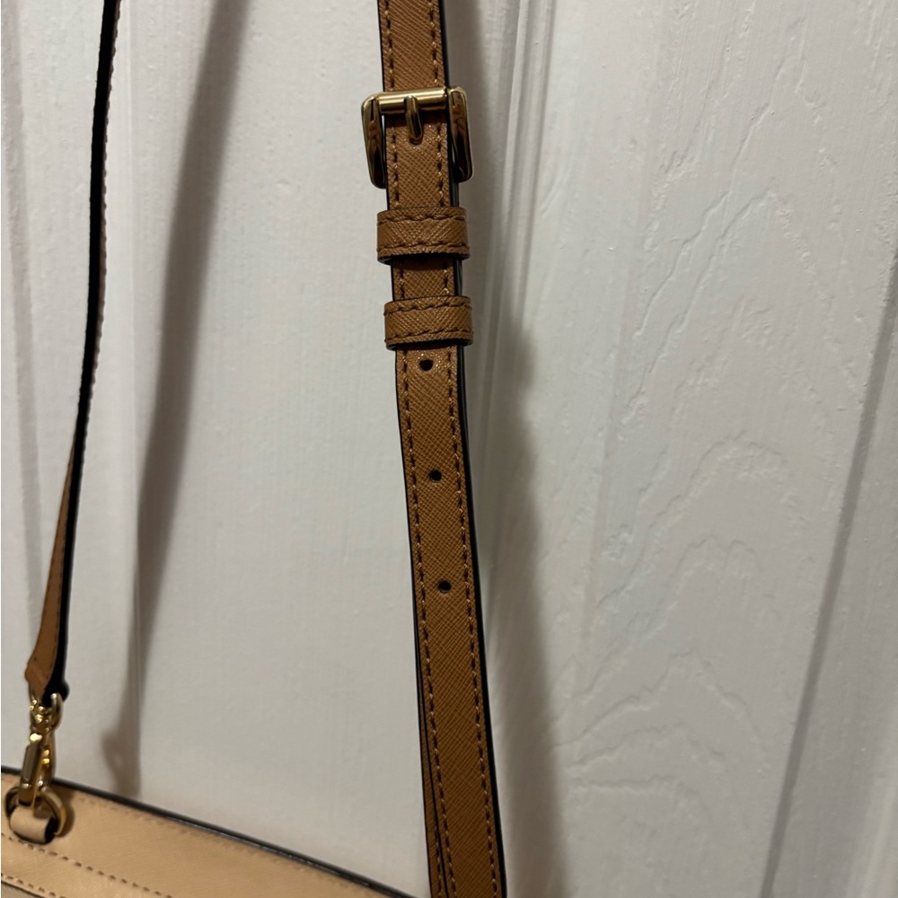 Michael Kors Tan and Cream Crossbody Bag - Picture 4 of 8
